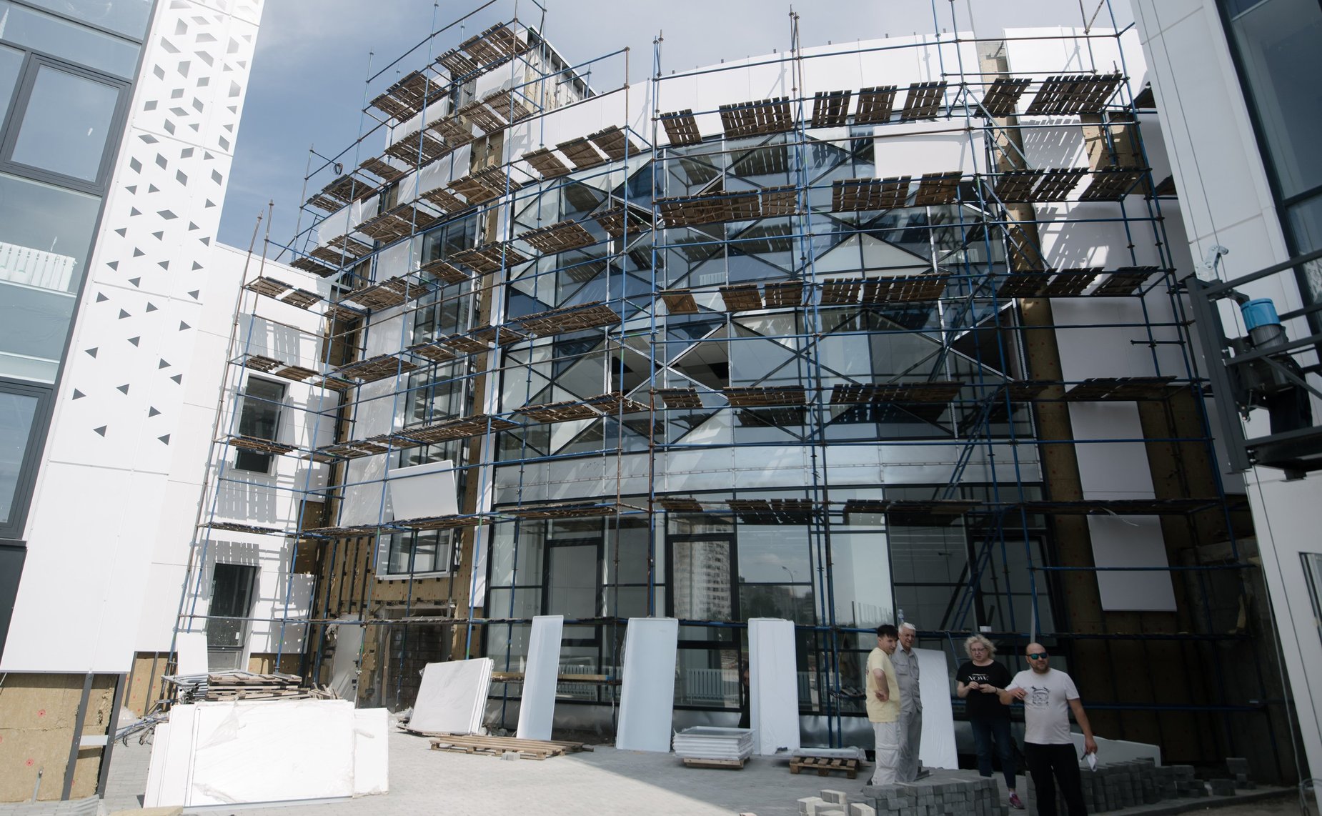 Заместитель Председателя СФ Галина Карелова, Министр строительства и ЖКХ РФ Ирек Файзуллин и губернатор Воронежской области Александр Гусев обсудили ход строительства инфраструктурных проектов в регионе