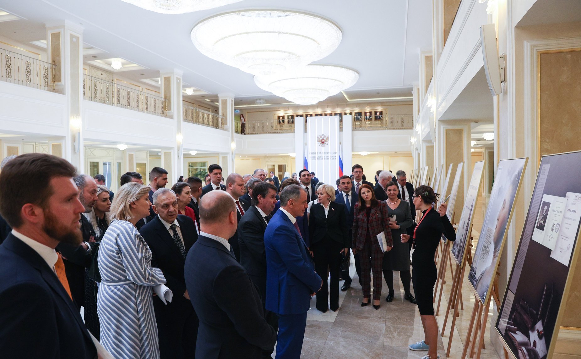 Открытие в Совете Федерации выставки «Путешествие во времени с Екатериной Великой»