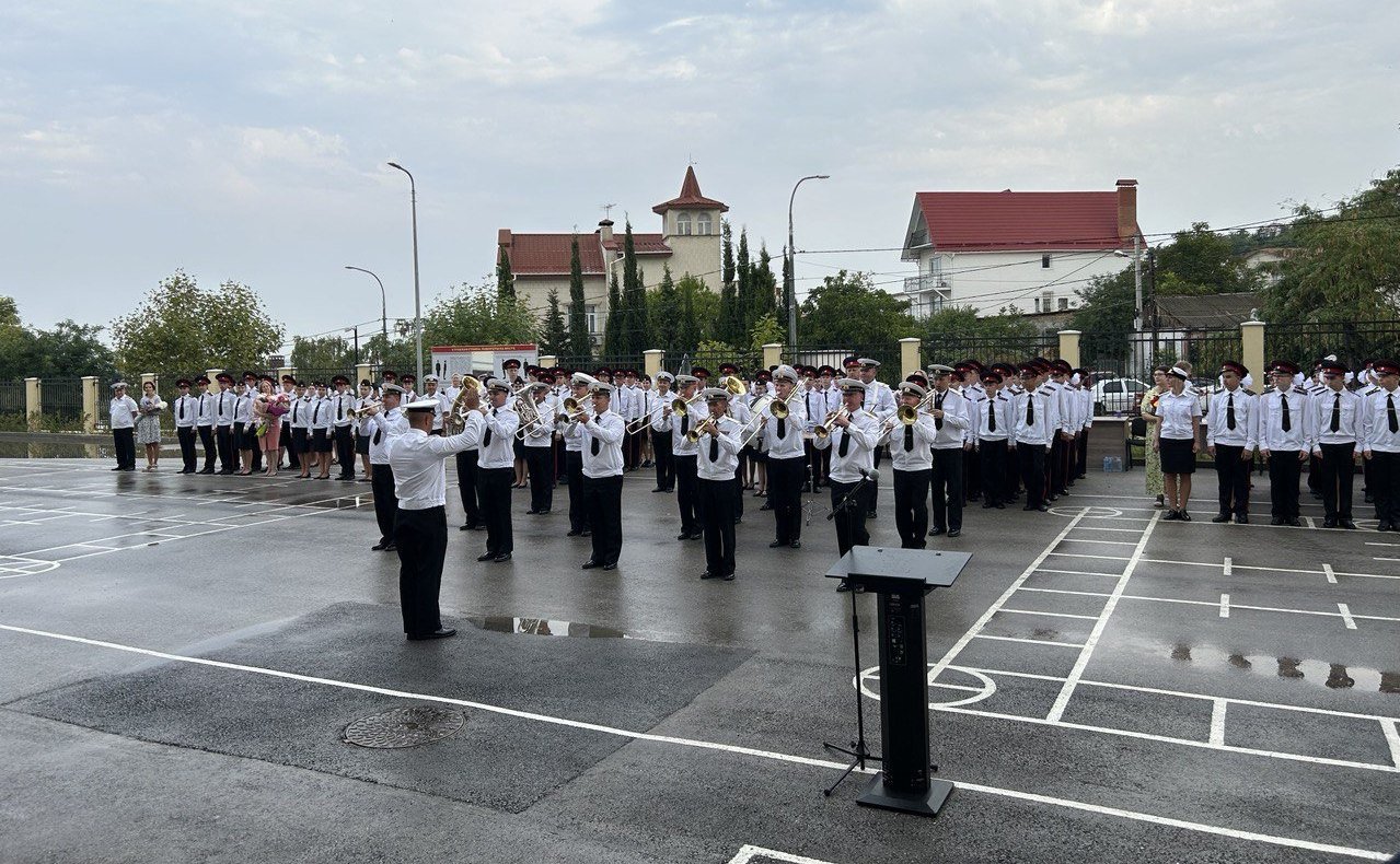 Екатерина Алтабаева поздравила кадет с началом нового учебного года