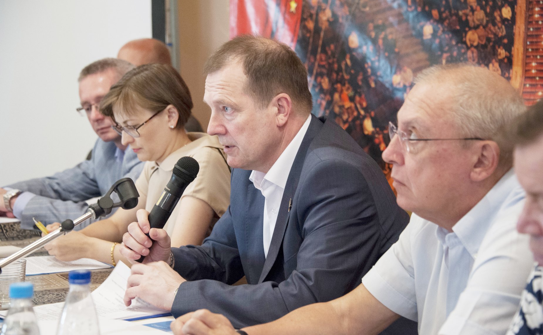 С. Катанандов Заседание в цирке 5