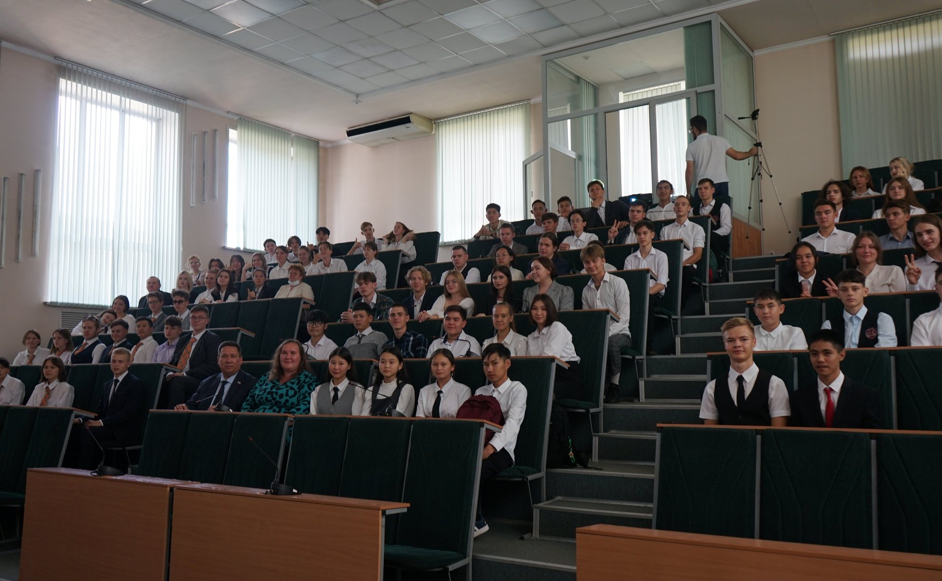 Владимир Полетаев встретился со школьниками Республики Алтай