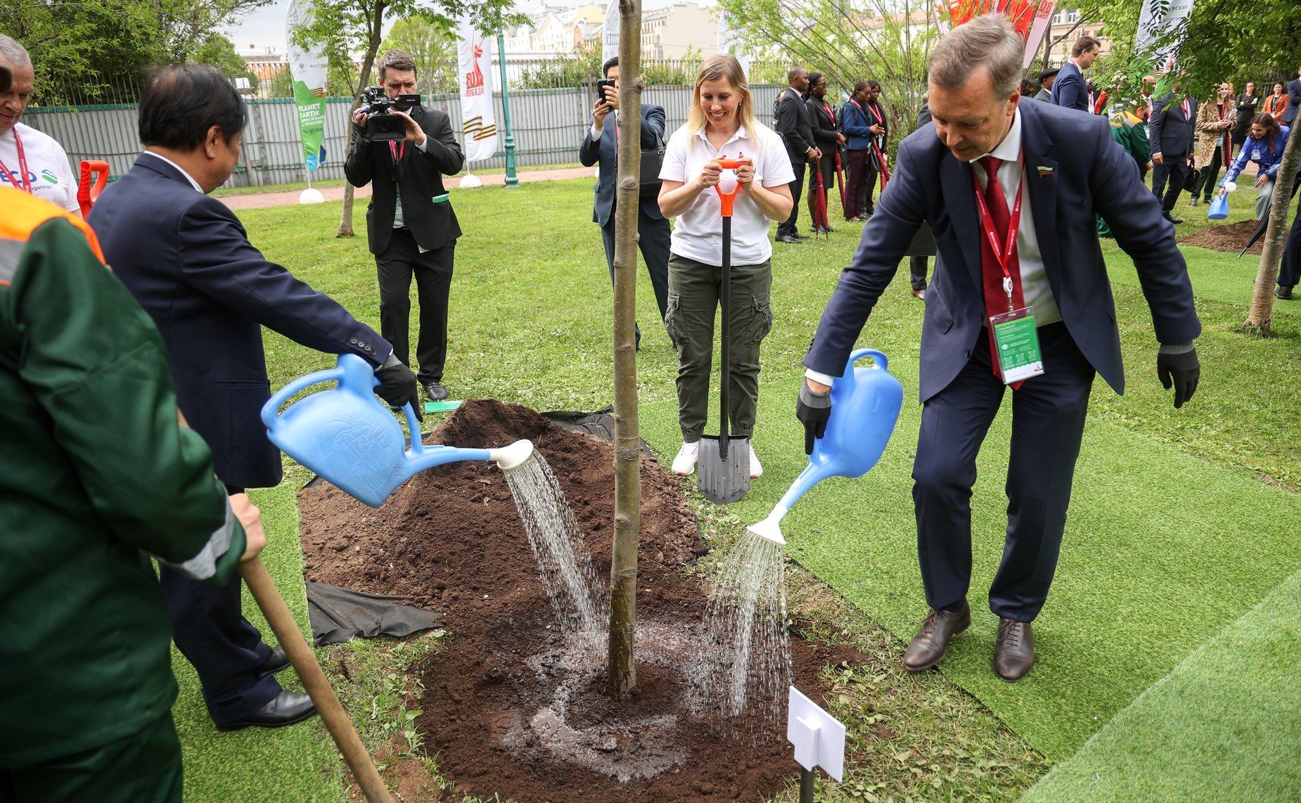 Церемония высадки деревьев в рамках проведения международной эколого-патриотической акции «Сад памяти», приуроченной к году Защитника Отечества