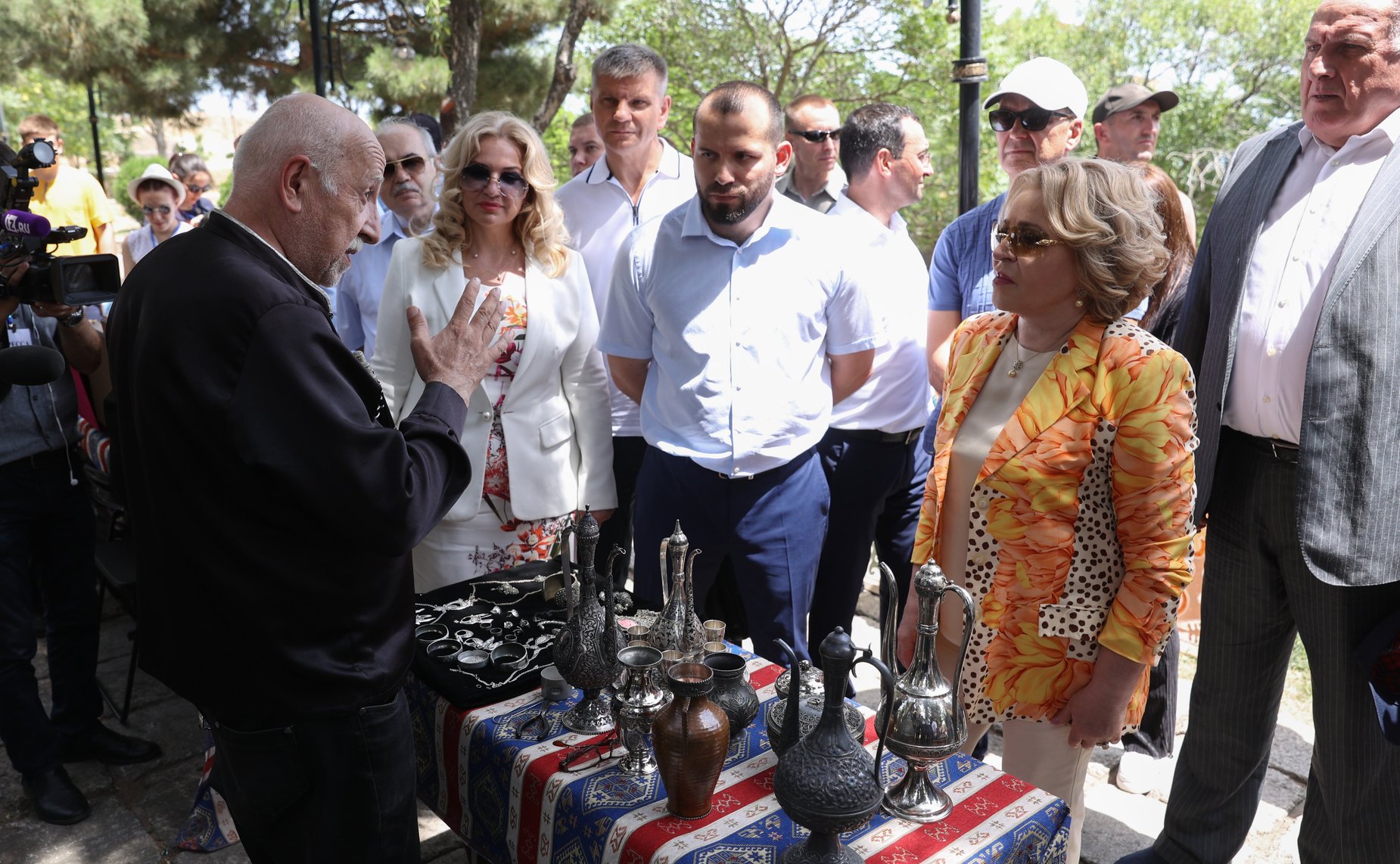 Валентина Матвиенко осмотрела выставку народно-художественных промыслов в Дербенте