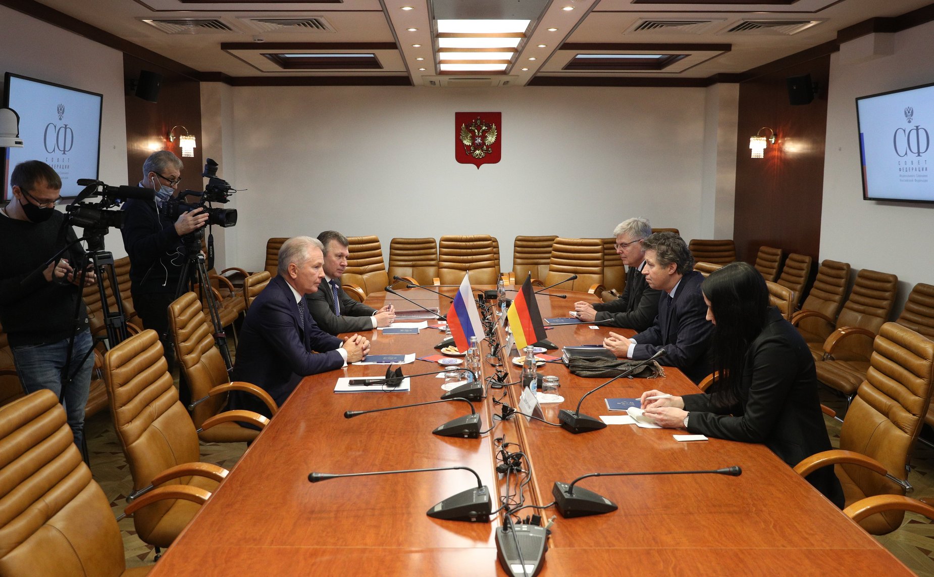 Встреча члена Комитета по экономической политике Валерия Пономарева с Чрезвычайным и Полномочным Послом Федеративной Республики Германия в РФ