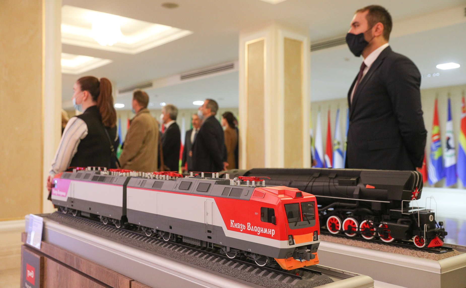 Валентина Матвиенко и генеральный директор – председатель правления ОАО «РЖД» Олег Белозеров приняли участие в церемонии открытия второго пути на участке Тыя – Северобайкальск Байкало-Амурской магистрали