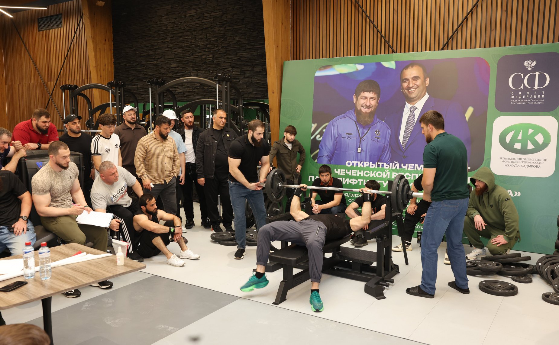 Мохмад Ахмадов в рамках работы в регионе посетил Открытый чемпионат Чеченской Республики по пауэрлифтингу «Жим штанги лежа»