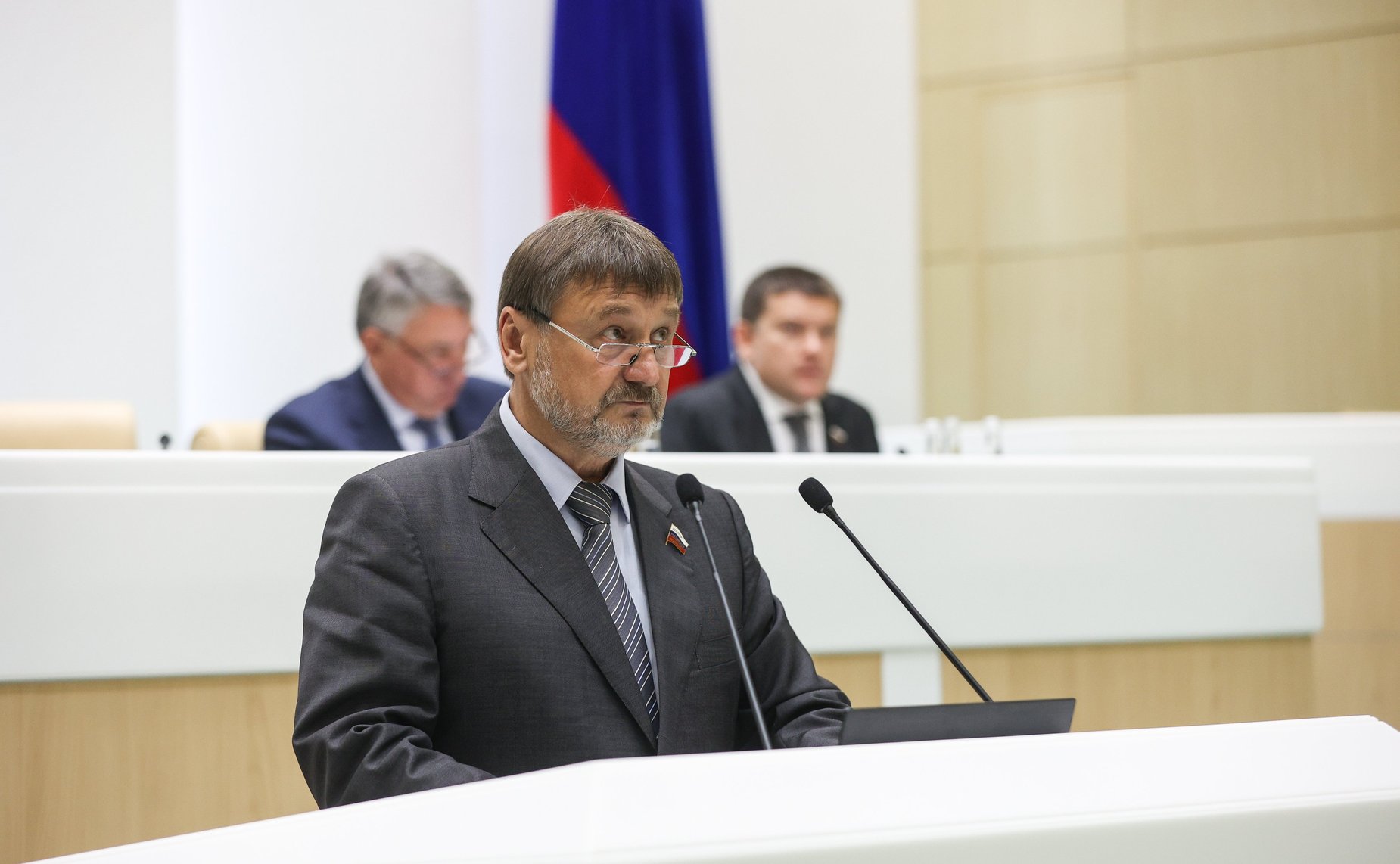 Владимир Лебедев