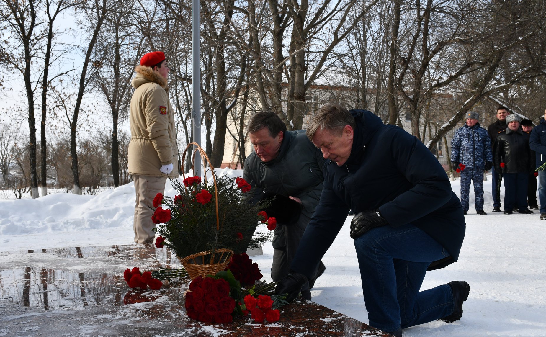 Сергей Рябухин вместе с губернатором Ульяновской области Алексеем Русских побывали в Ивановке — на родине Героя Советского Союза Александра Матросова и память героя почтили на Х Всероссийском военно-историческом фестивале «Бессмертный подвиг»