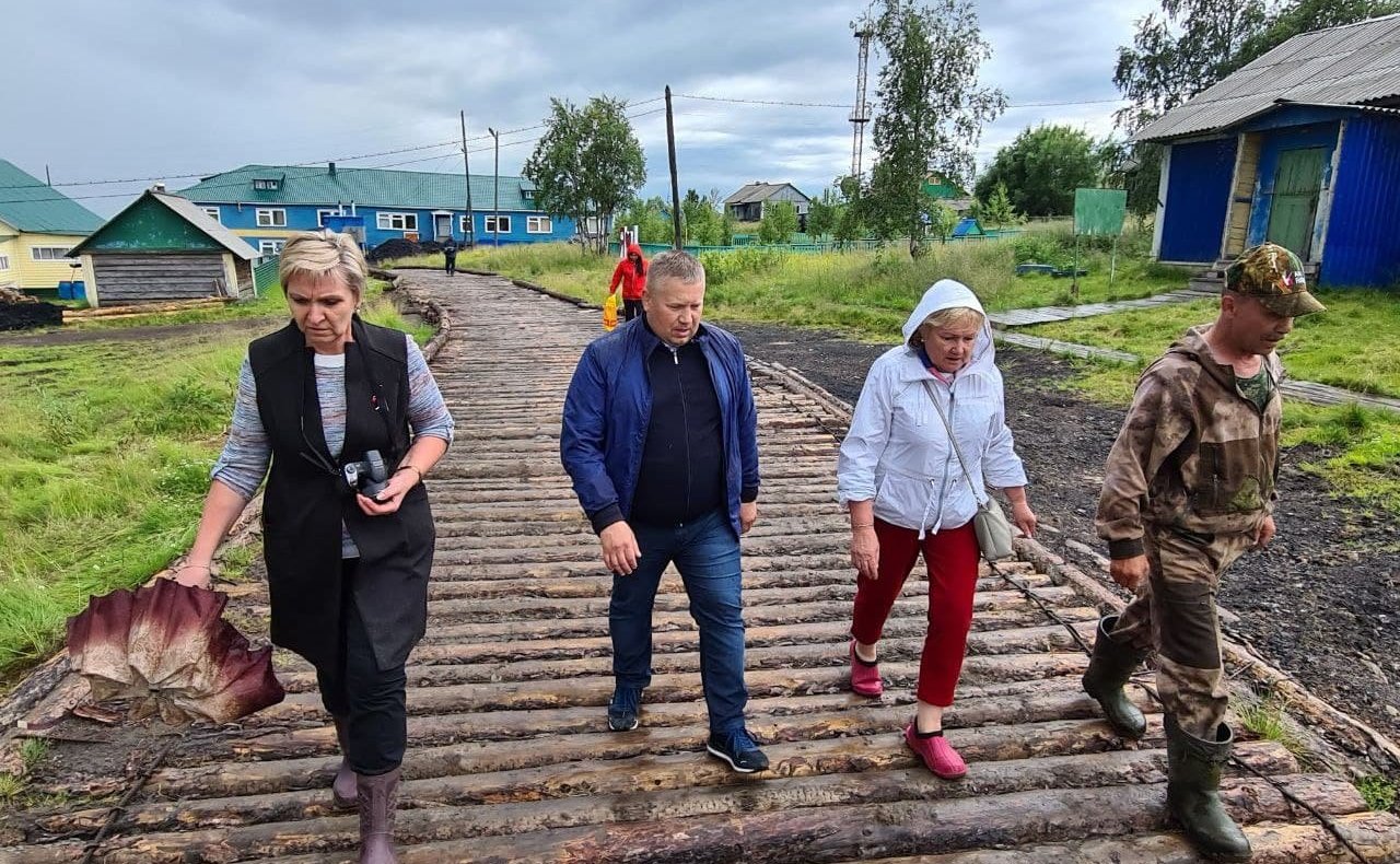 Денис Гусев в ходе работы в регионе совершил поездку в муниципальное образование «Пустозерский сельсовет» Заполярного района Ненецкого АО