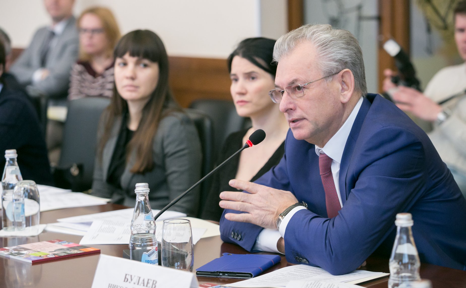 Людмила Козлова провела «круглый стол» на тему «Законодательные аспекты подготовки и переподготовки кадров в сфере здравоохранения»