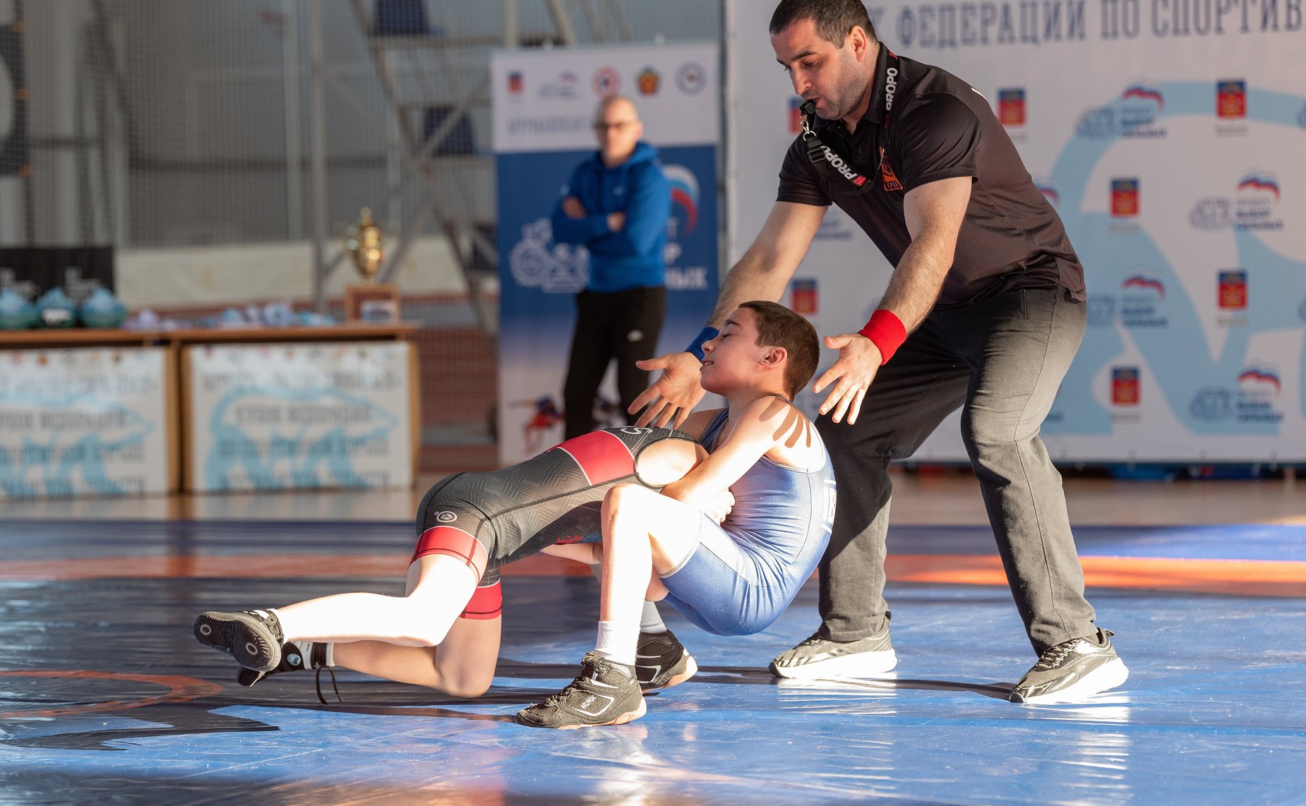 В Мурманске состоялись соревнования по спортивной борьбе