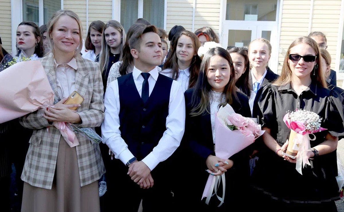 Торжественная линейка в республиканском классическом лицее, посвященная Дню знаний