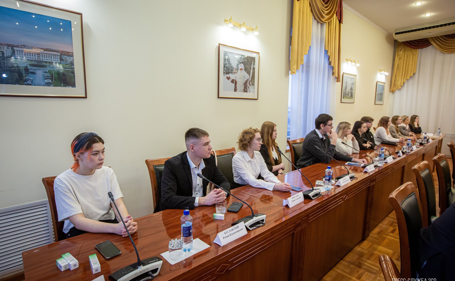 Юрий Воробьев принял участие в очередном заседании Дискуссионного клуба Молодежного парламента при Законодательном Собрании субъекта РФ