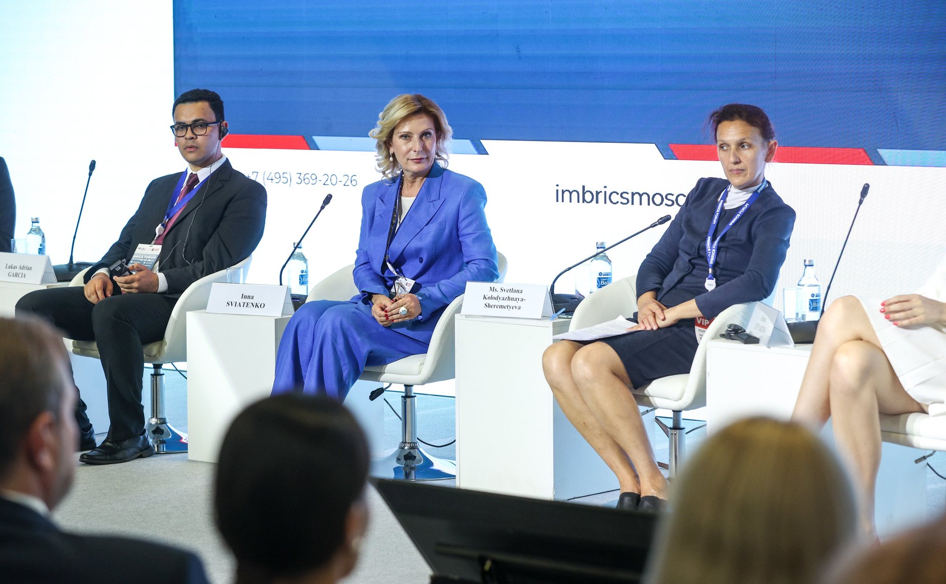 Заседание сессии «Развитие молодежного парламентаризма. Международное сотрудничество молодых парламентариев: практика, проблемы, перспективы»