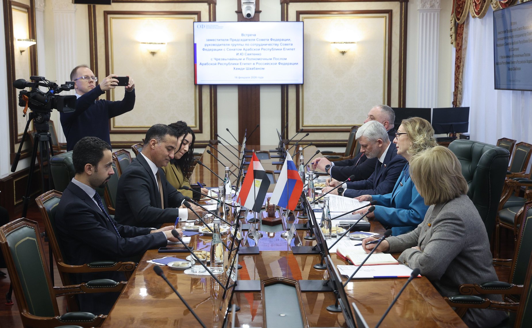 Встреча заместителя Председателя Совета Федерации Инны Святенко с Чрезвычайным и Полномочным Послом Арабской Республики Египет в Российской Федерации Хамди Шаабаном