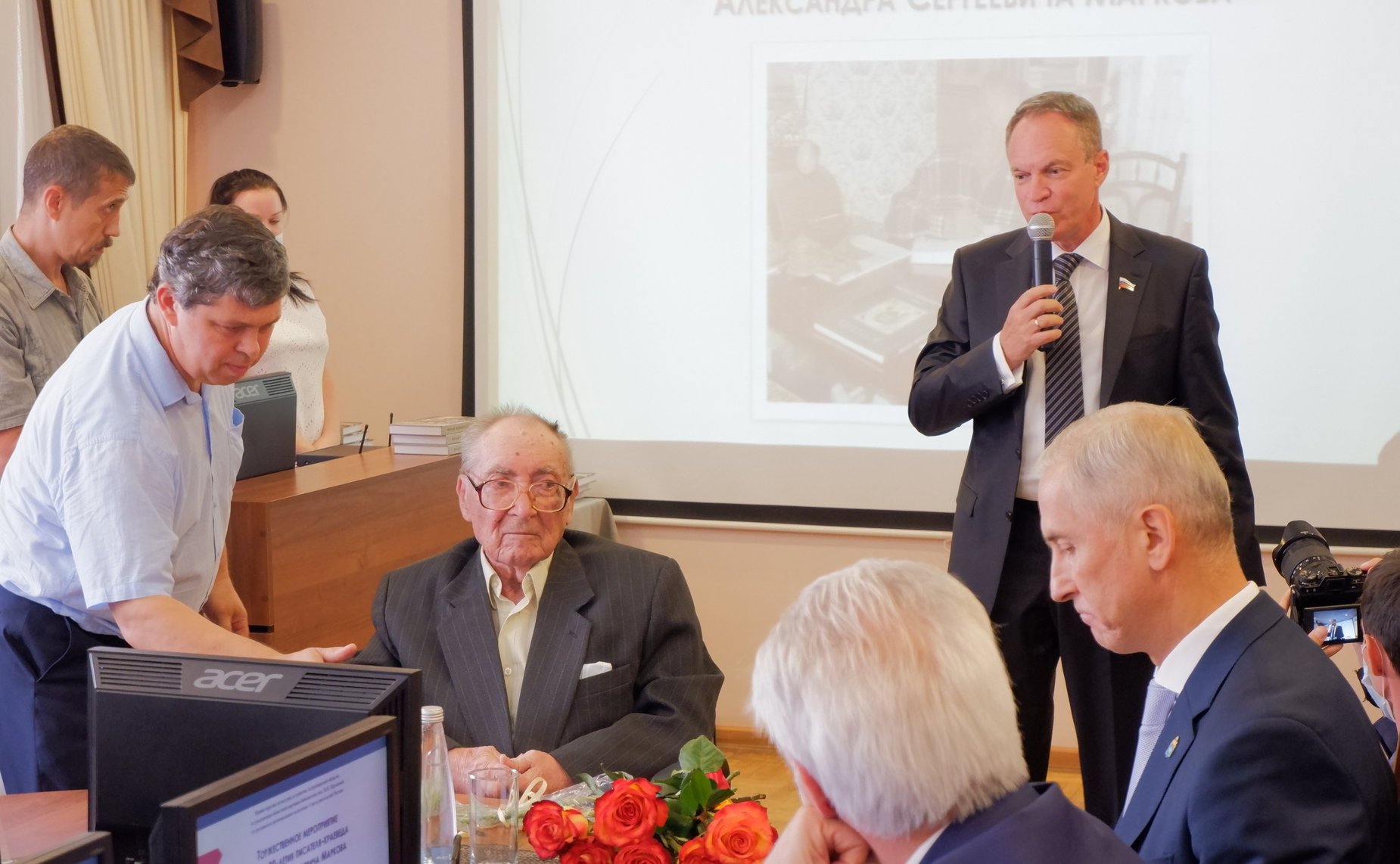 Александр Башкин принял участие в торжественных мероприятиях, посвященных 90-летнему юбилею астраханского писателя краеведа Александра Маркова