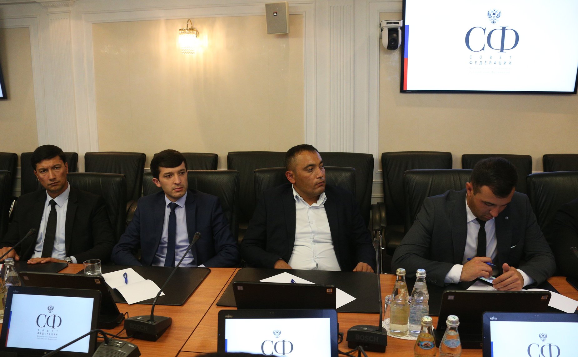 Встреча заместителя председателя Комитета СФ по международным делам Фарита Мухаметшина с официальной делегацией муниципальных служащих из Таджикистана