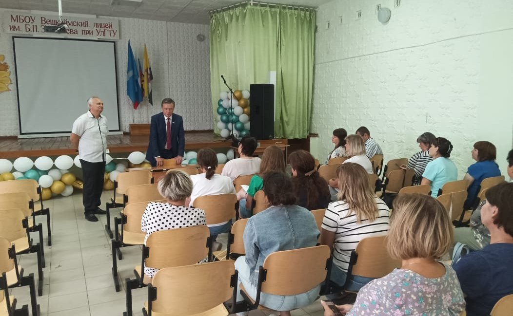 Сергей Рябухин в ходе работы в регионе посетил Вешкаймский район