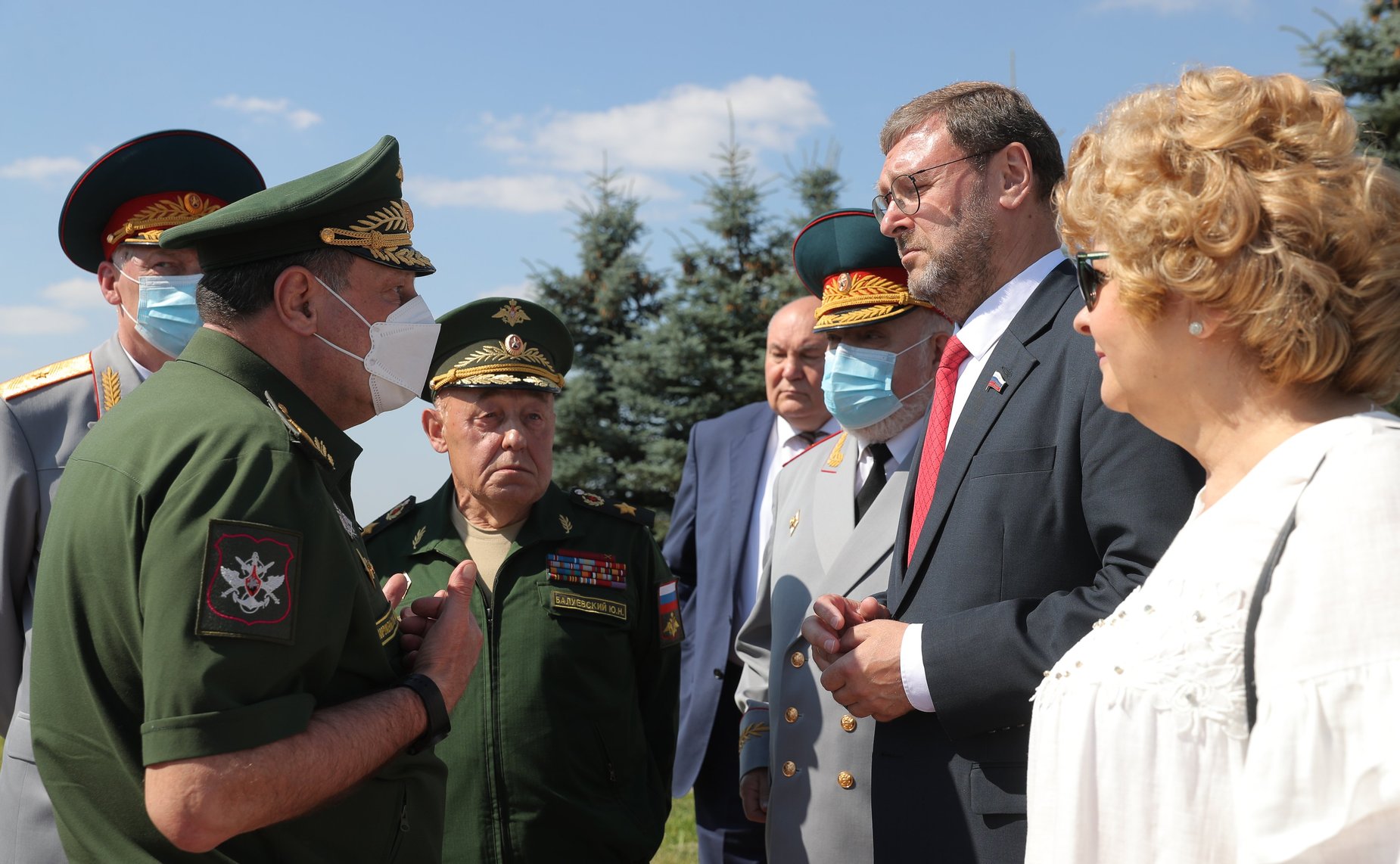 Заместитель Председателя Совета Федерации Константин Косачев принял участие в памятном мероприятии в честь 20-летия Федерального военного мемориала Пантеон защитников отечества в городе Мытищи
