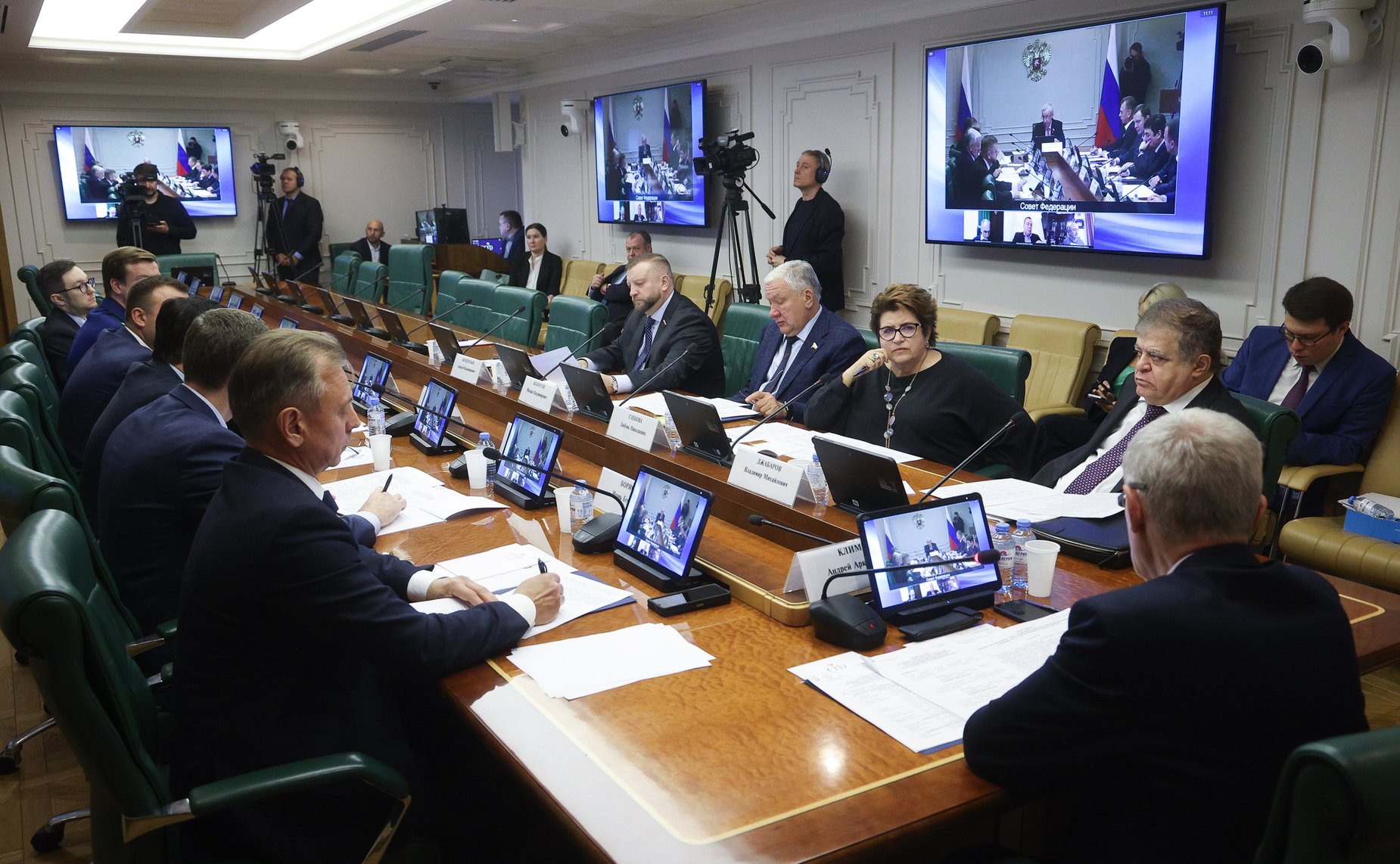 Заседание Комиссии СФ по защите государственного суверенитета и предотвращению вмешательства во внутренние дела Российской Федерации