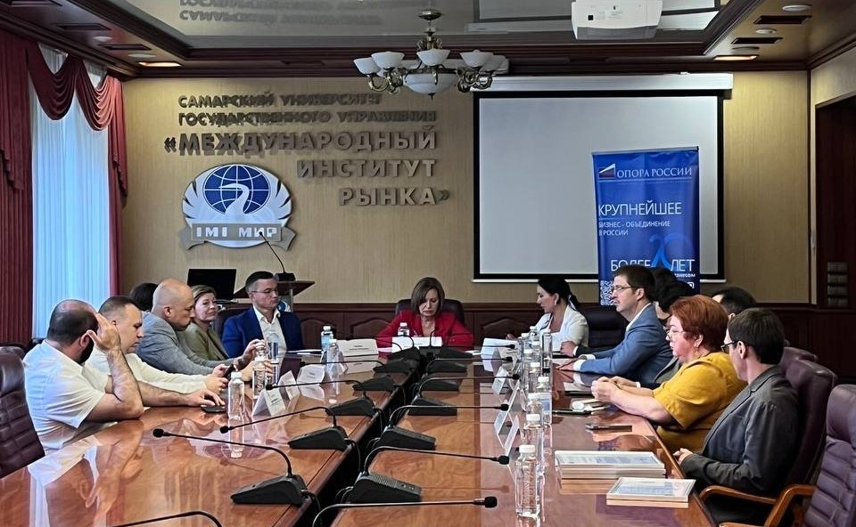 Марина Сидухина приняла участие в работе круглого стола с представителями правления самарского регионального отделения «Опоры России» во главе с председателем Алексеем Ульяниным