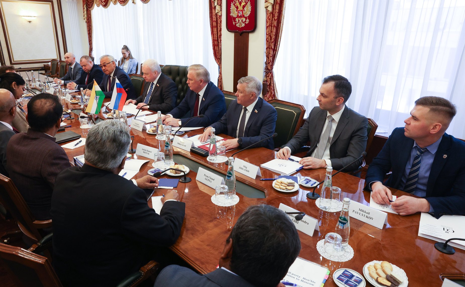 Встреча первого заместителя председателя Комитета СФ по международным делам Андрея Денисова с делегацией Республики Индии во главе с членом Народной палаты парламента Каниможи Карунанидхи