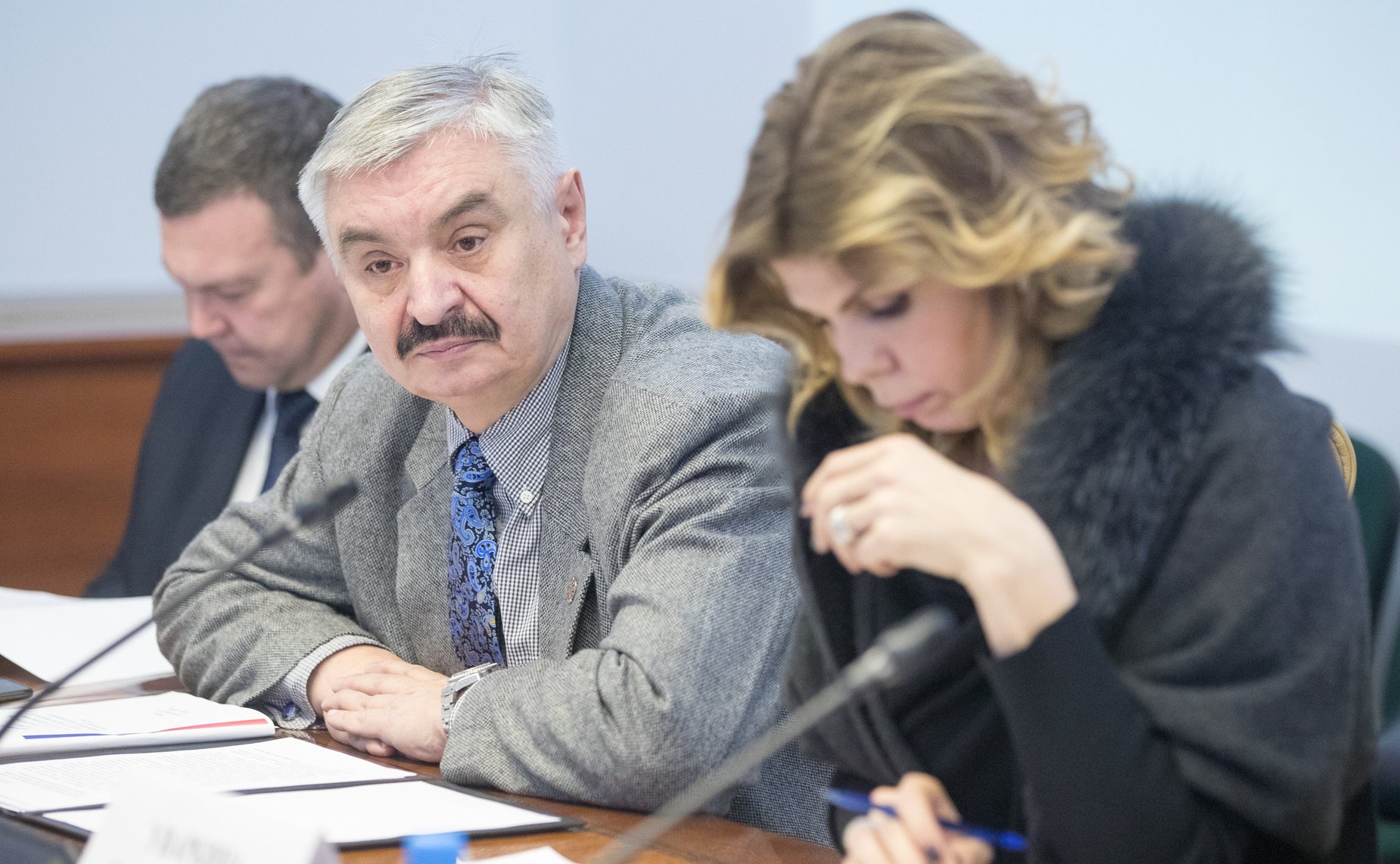 «Круглый стол» на тему О повышении эффективности мер, направленных на предупреждение, сдерживание и ликвидацию незаконного, несообщаемого и нерегулируемого промысла