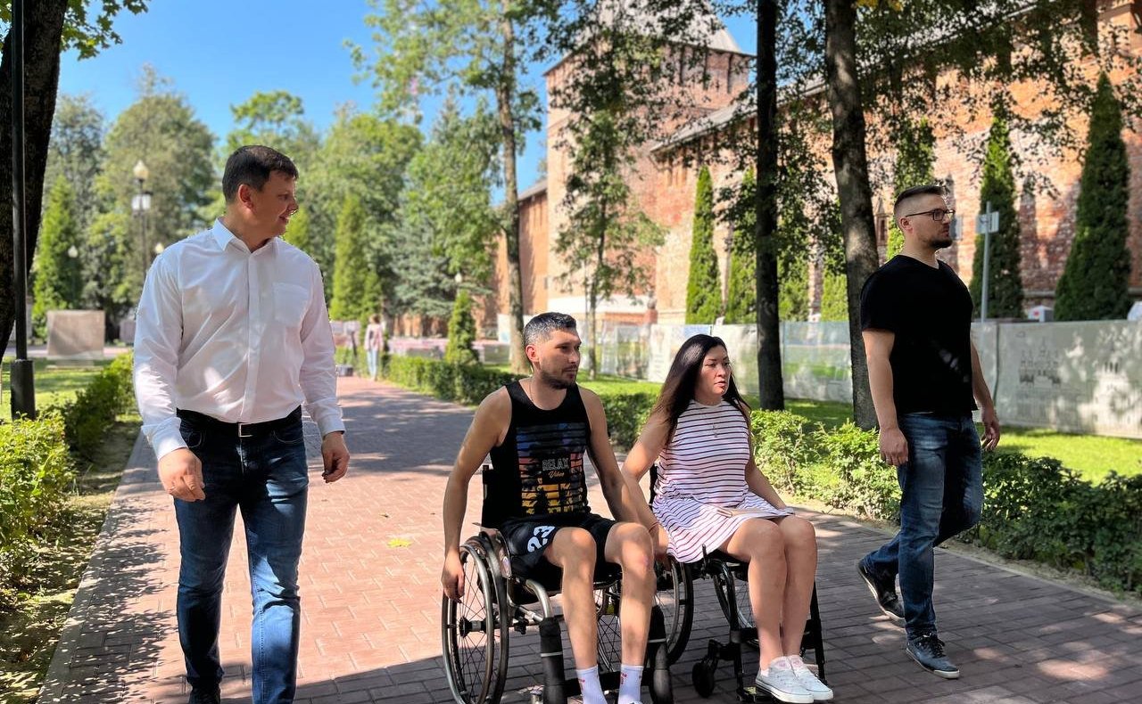 Смоленские сенаторы помогли смолянке с ОВЗ попасть на конкурс красоты «Рожденная побеждать!»