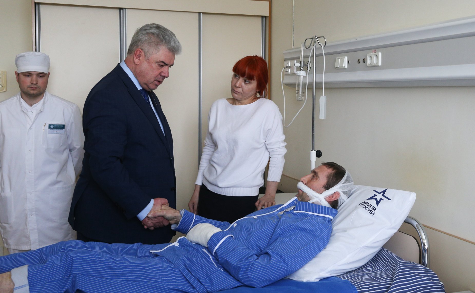 Председатель Комитета СФ по обороне и безопасности Виктор Бондарев посетил в Красногорске 3 Центральный военный клинический госпиталь имени А.А. Вишневского Министерства обороны РФ