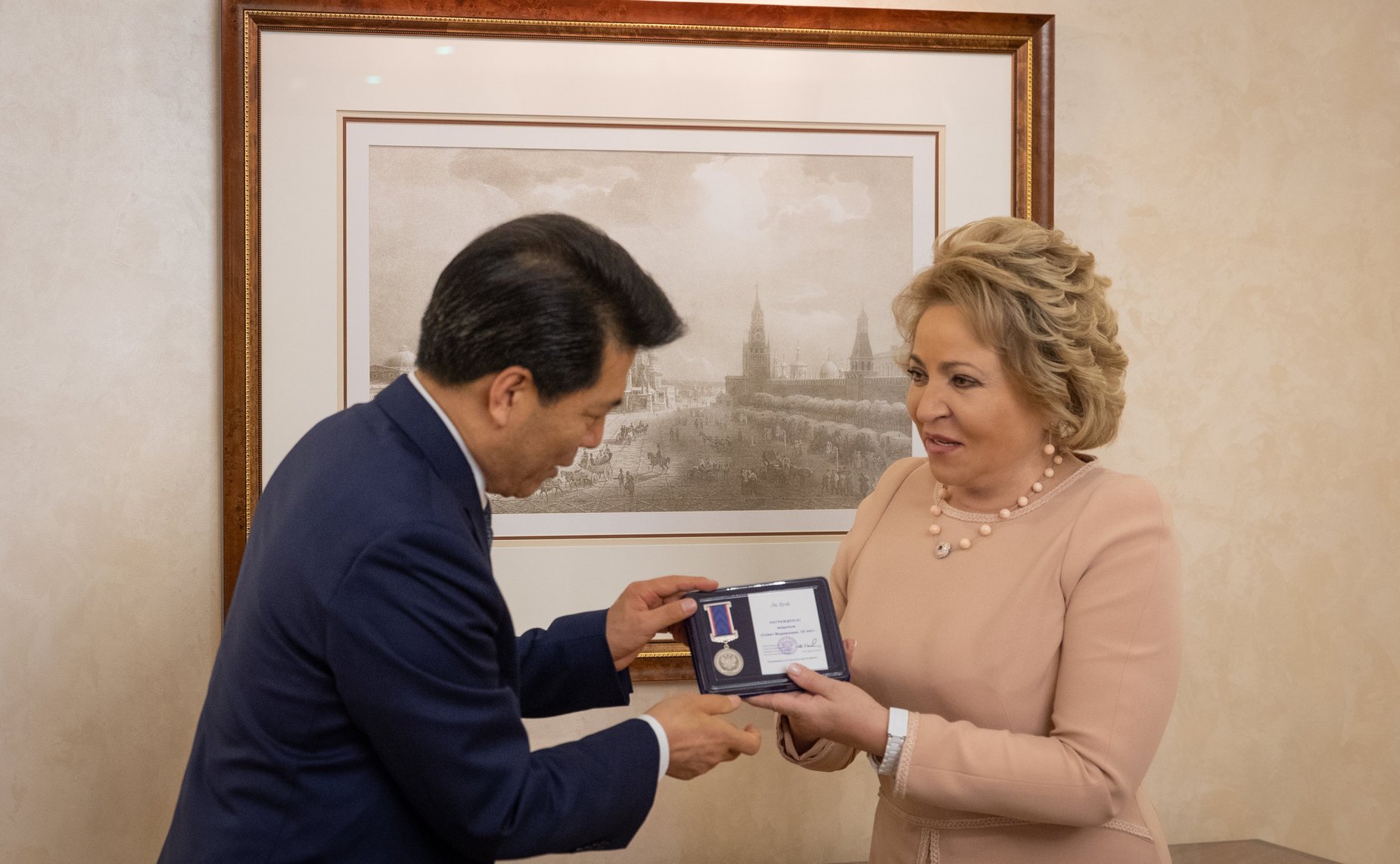 Встреча Валентины Матвиенко с Чрезвычайным и Полномочным Послом КНР в РФ Ли Хуэем