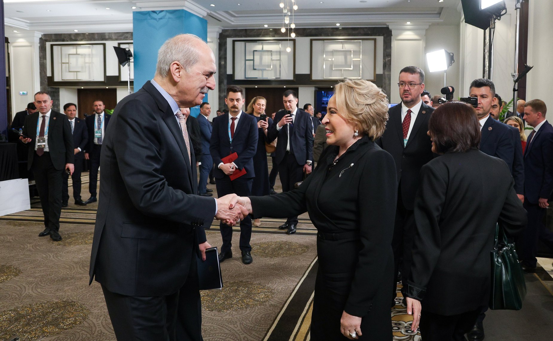 «На полях» 152-й Ассамблеи Межпарламентского союза в Стамбуле Валентина Матвиенко провела встречу с главой Великого национального собрания Турции Нуманом Куртулмушем