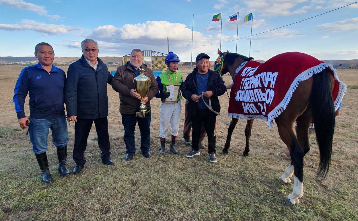 Баир Жамсуев принял участие в закрытии конноспортивного сезона в регионе