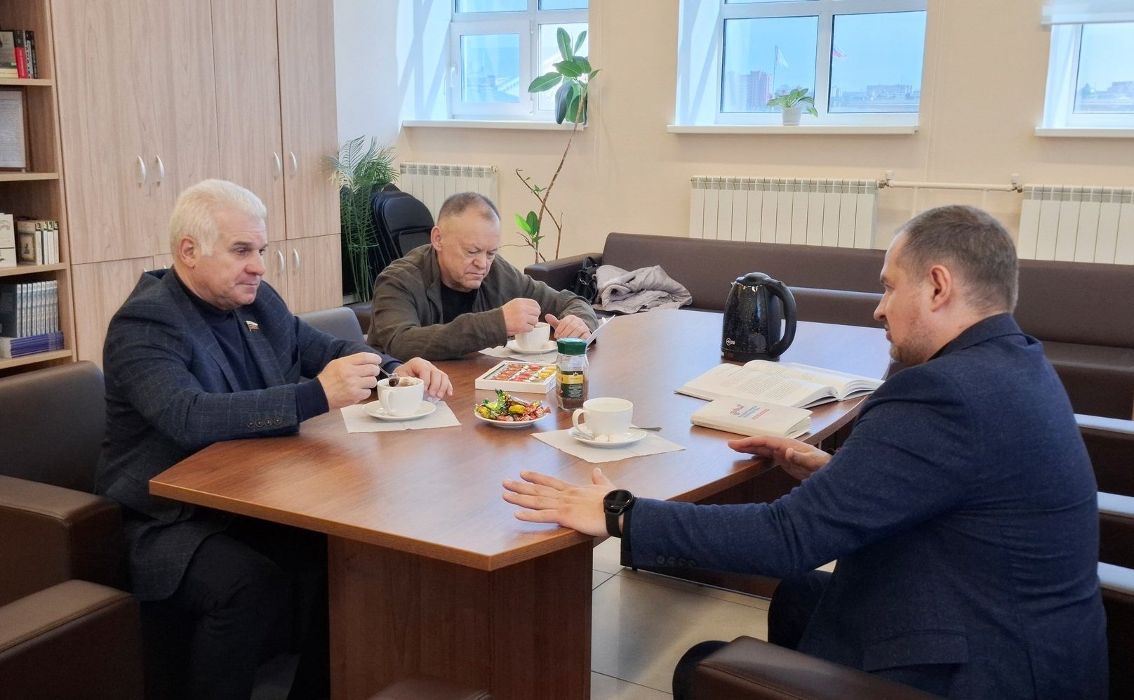 Сергей Мартынов провел встречу с руководителем регионального филиала фонда «Защитники Отечества»
