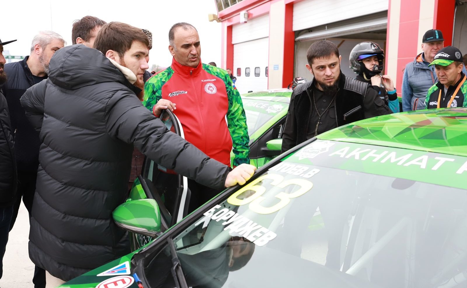 Мохмад Ахмадов принял участие в проведении на автодроме «Крепость Грозная» гонок на выносливость «AKHMAT Race 2021»