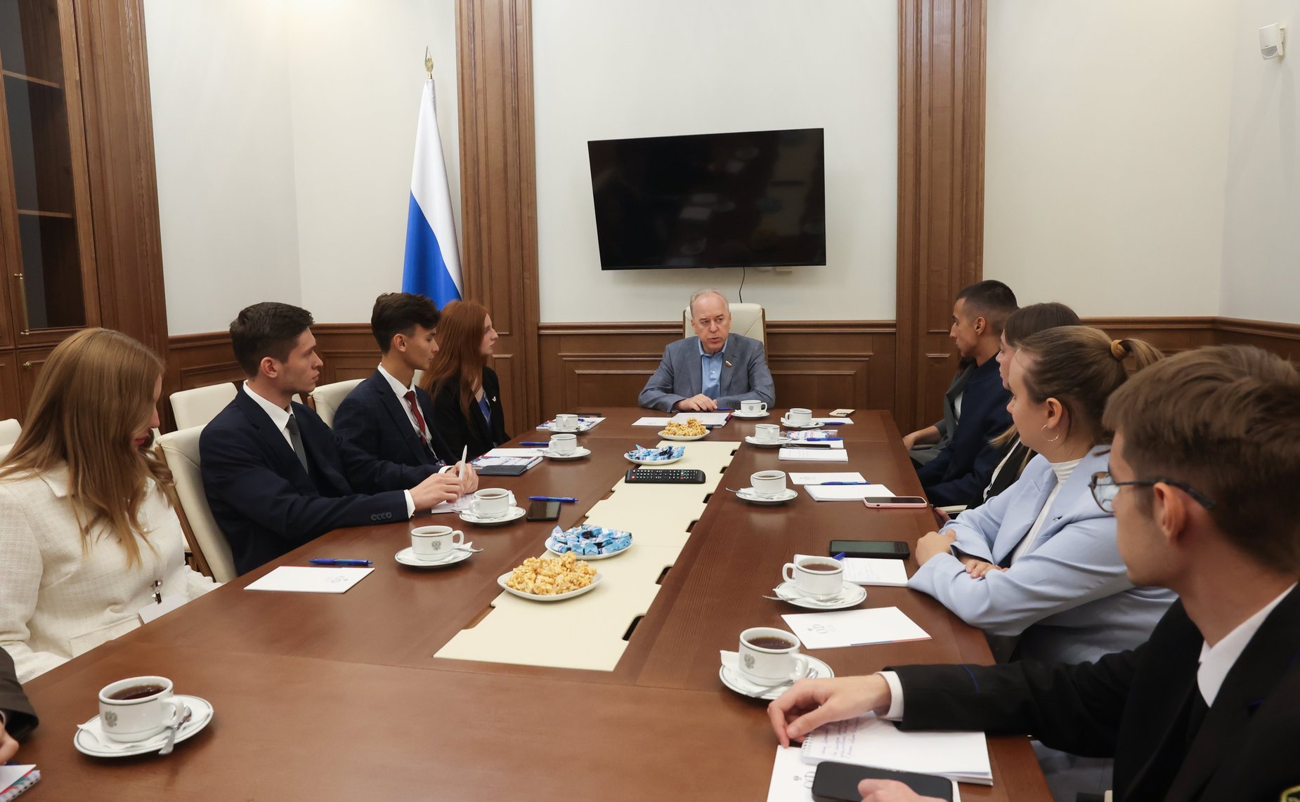 Встреча Александра Терентьева с финалистами образовательной программы «Атмосфера-2023»