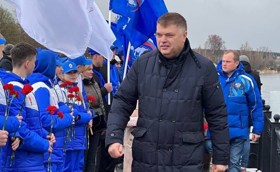 Торжественная церемония поднятия со дна Невы артиллерийского тягача «Сталинец», который затонул во время боя в ходе операции «Искра» по прорыву блокады