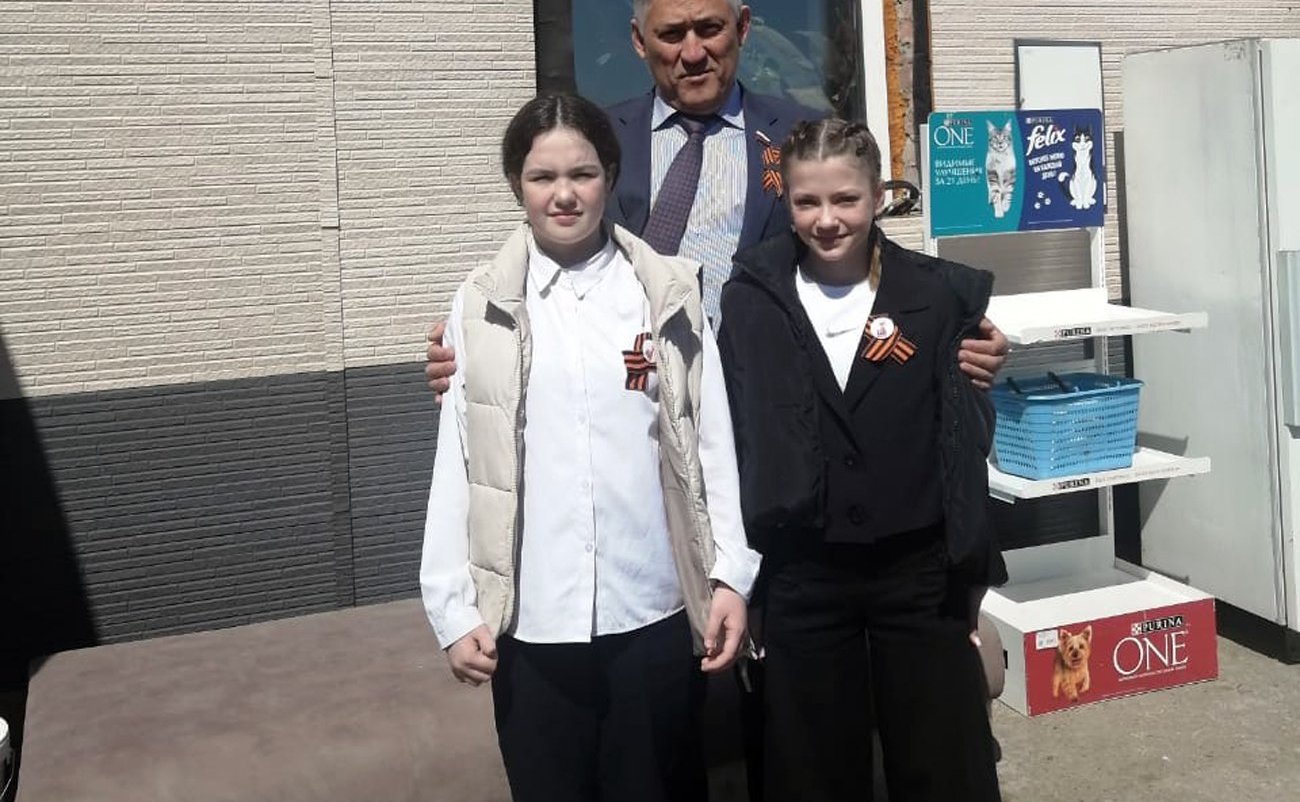 Очень правильно, когда школьники знают своих заслуженных земляков, гордятся ими, имеют возможность лично беседовать с ветеранами