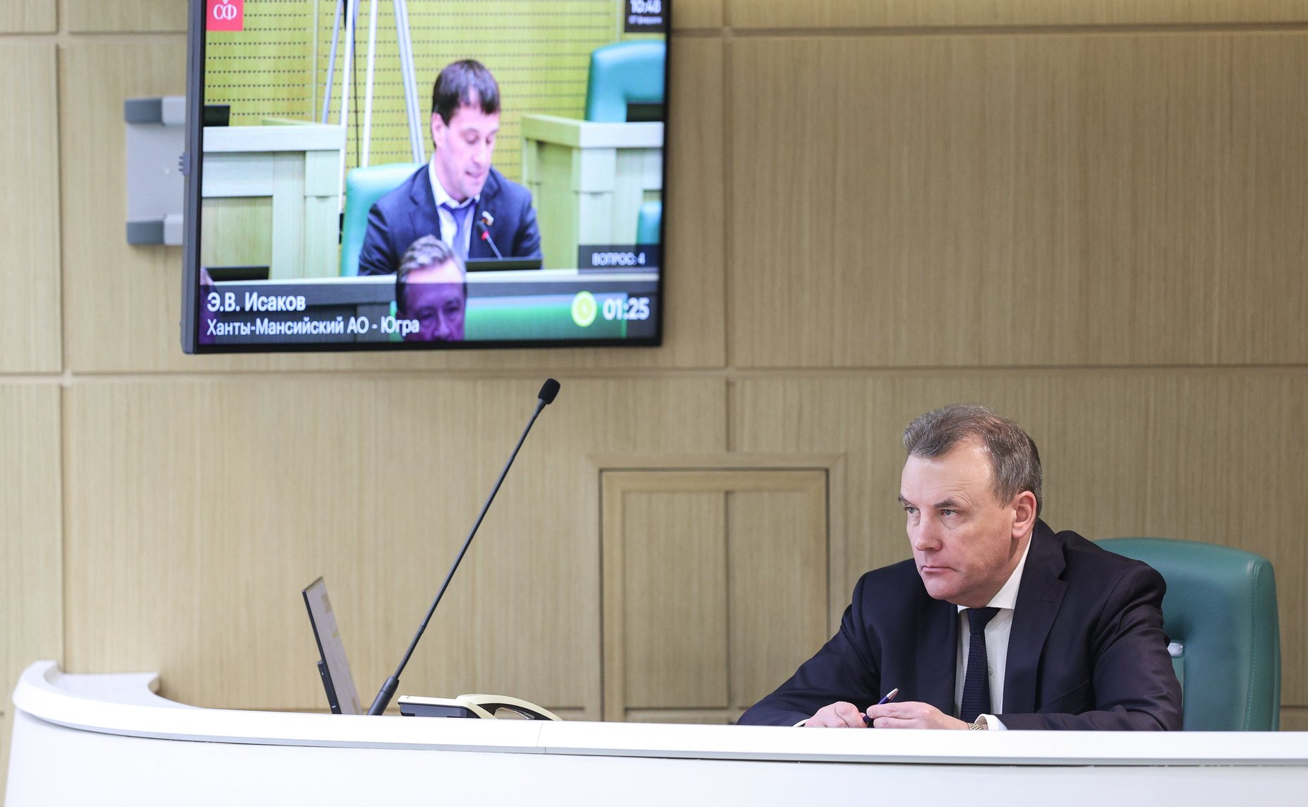 Полномочный представитель Президента Российской Федерации в Совете Федерации Артур Муравьев