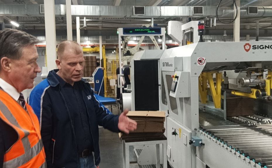 Сергей Рябухин посетил целлюлозно-бумажное предприятие, которое открыли в Ульяновске в 2021 году