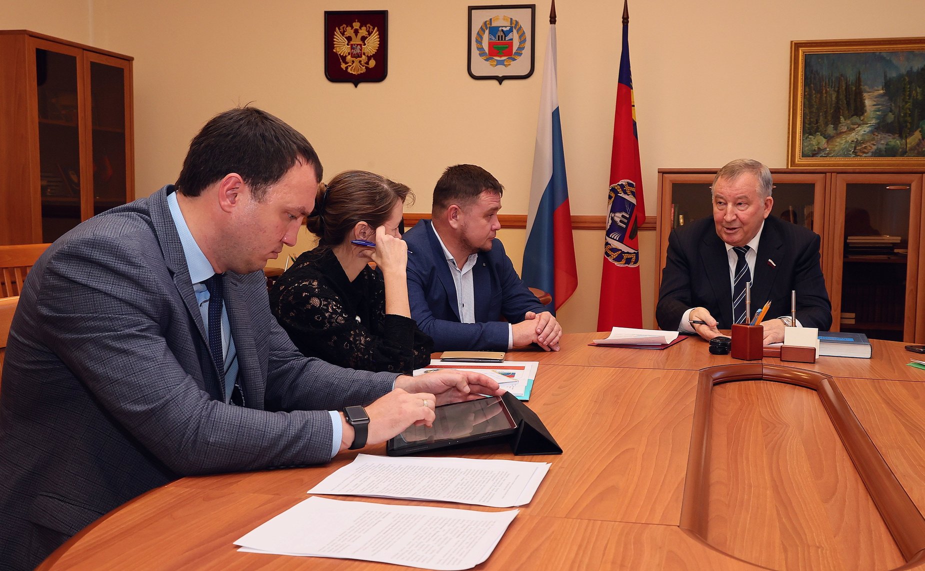 Александр Карлин в рамках работы в регионе провел совещание, посвященное развитию креативных территорий и технологий