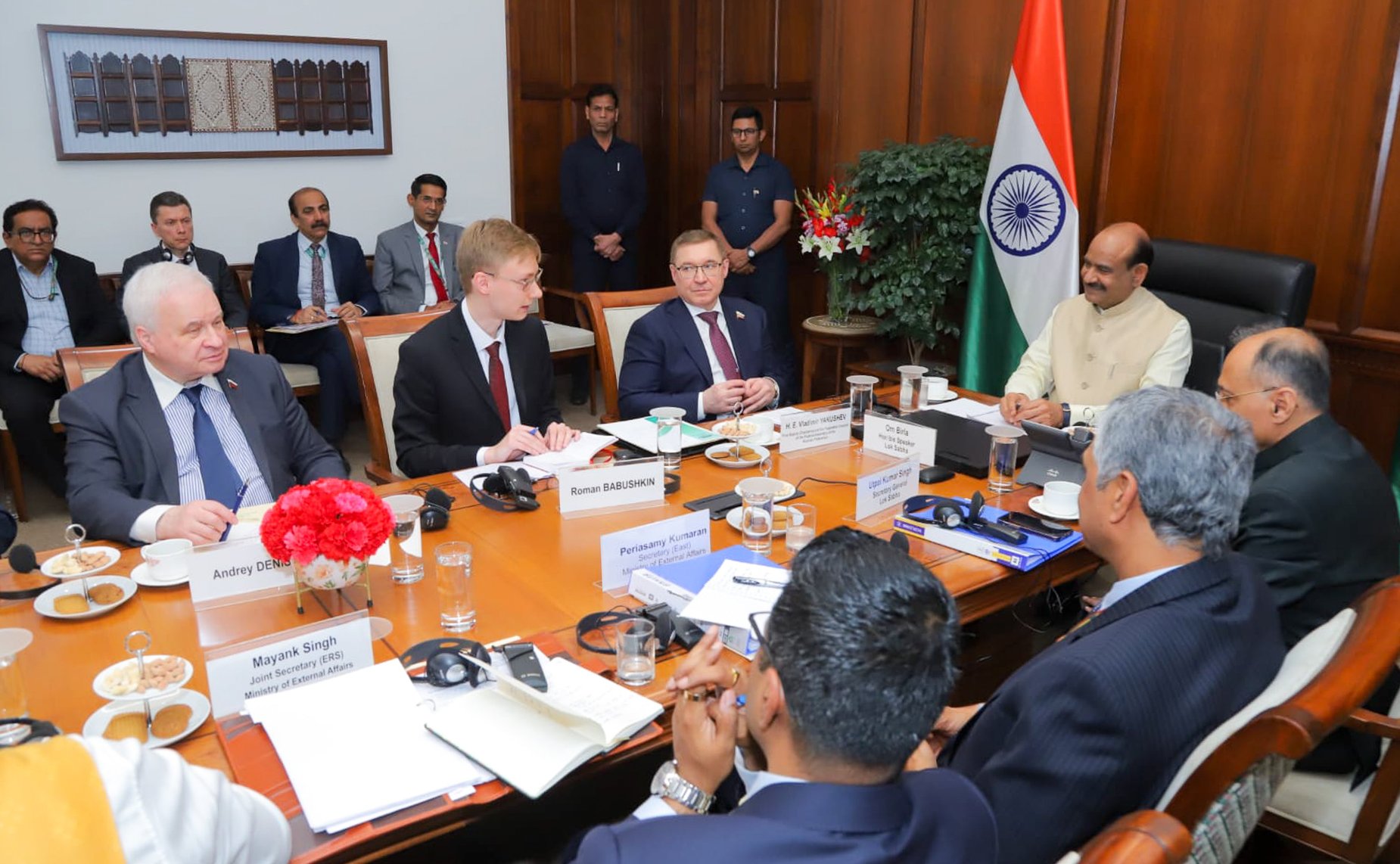 Первый заместитель Председателя Совета Федерации Владимир Якушев в рамках рабочего визита в Республику Индия провел ряд двусторонних встреч
