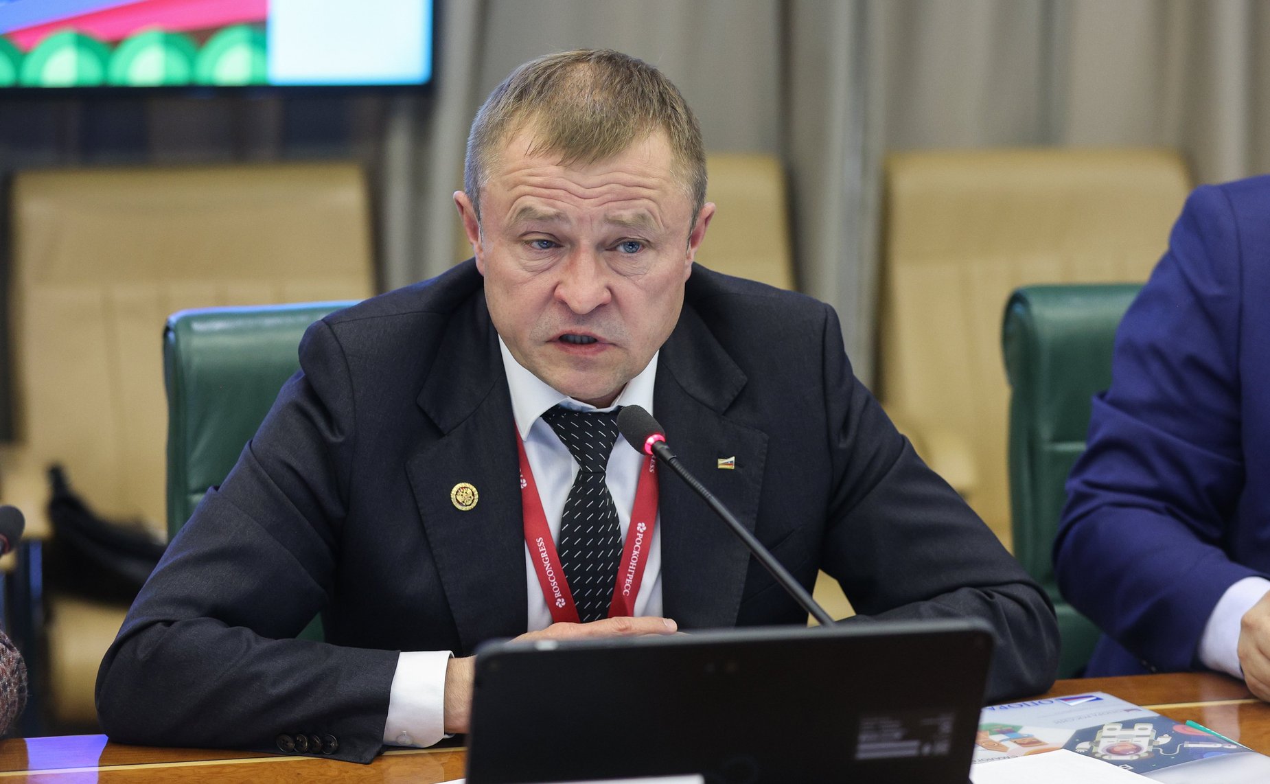 Заместитель Председателя Совета Федерации Николай Журавлев провел совещание по вопросам развития малого и среднего предпринимательства в стране