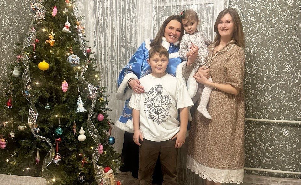 Ольга Щетинина в рамках рабочей поездки в регион исполнила мечты детей, присоединившись к Всероссийской акции «Елка желаний» — благотворительному проекту «Движения Первых»