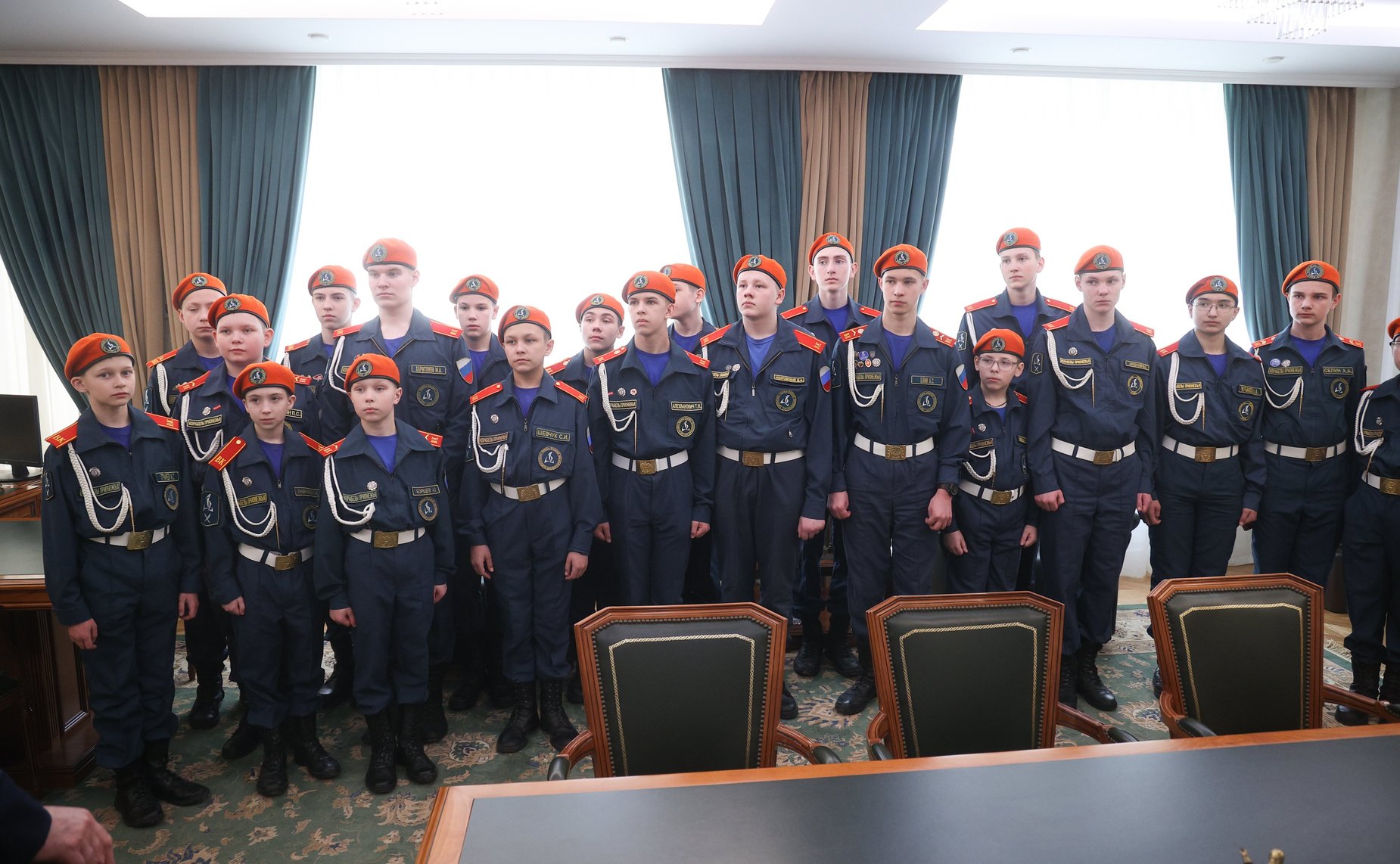 Встреча заместителя Председателя Совета Федерации Юрия Воробьева с кадетами Образовательного центра-кадетской школы «Корабелы Прионежья»