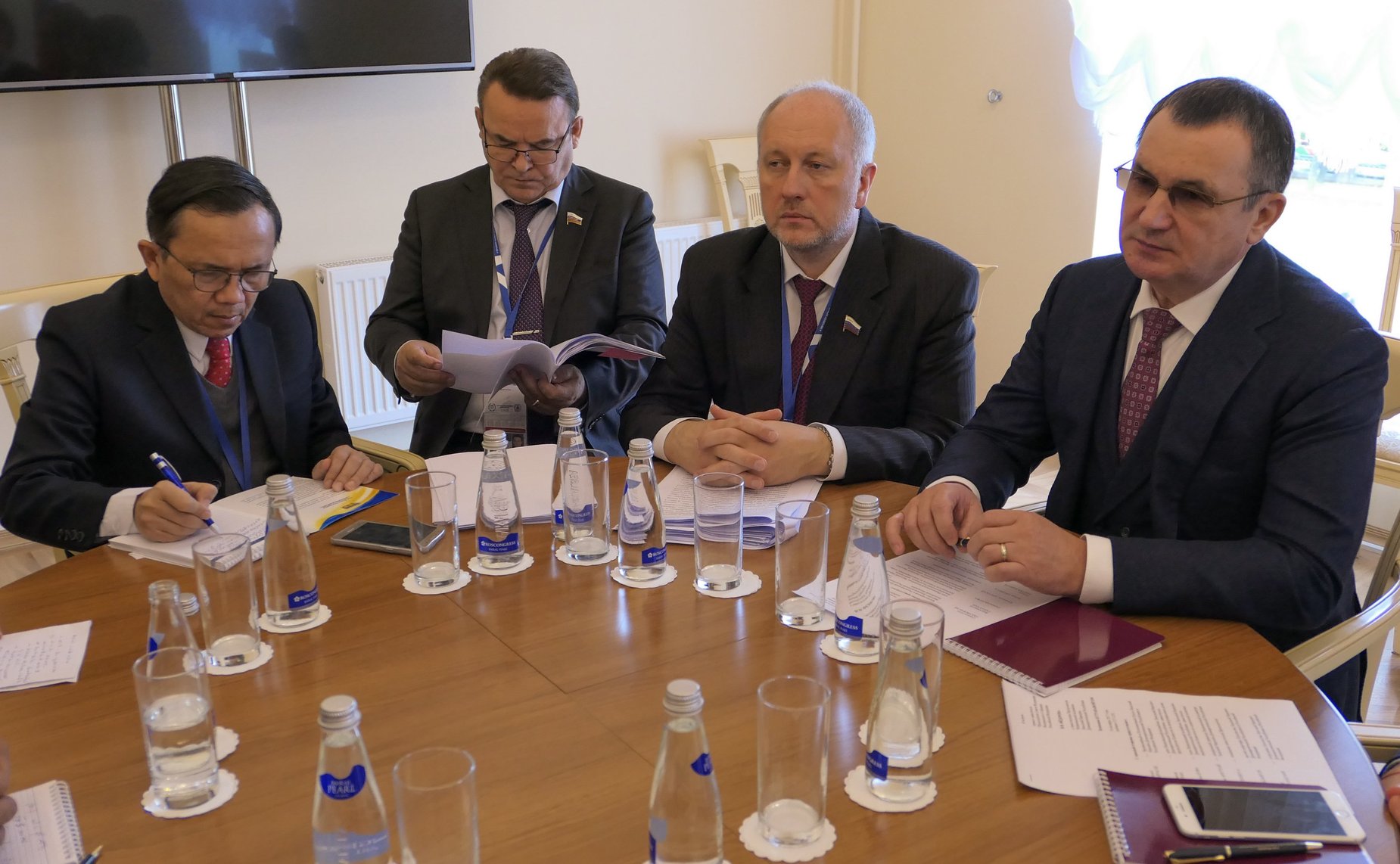 Встреча Н. Федорова с делегацией Лаоса