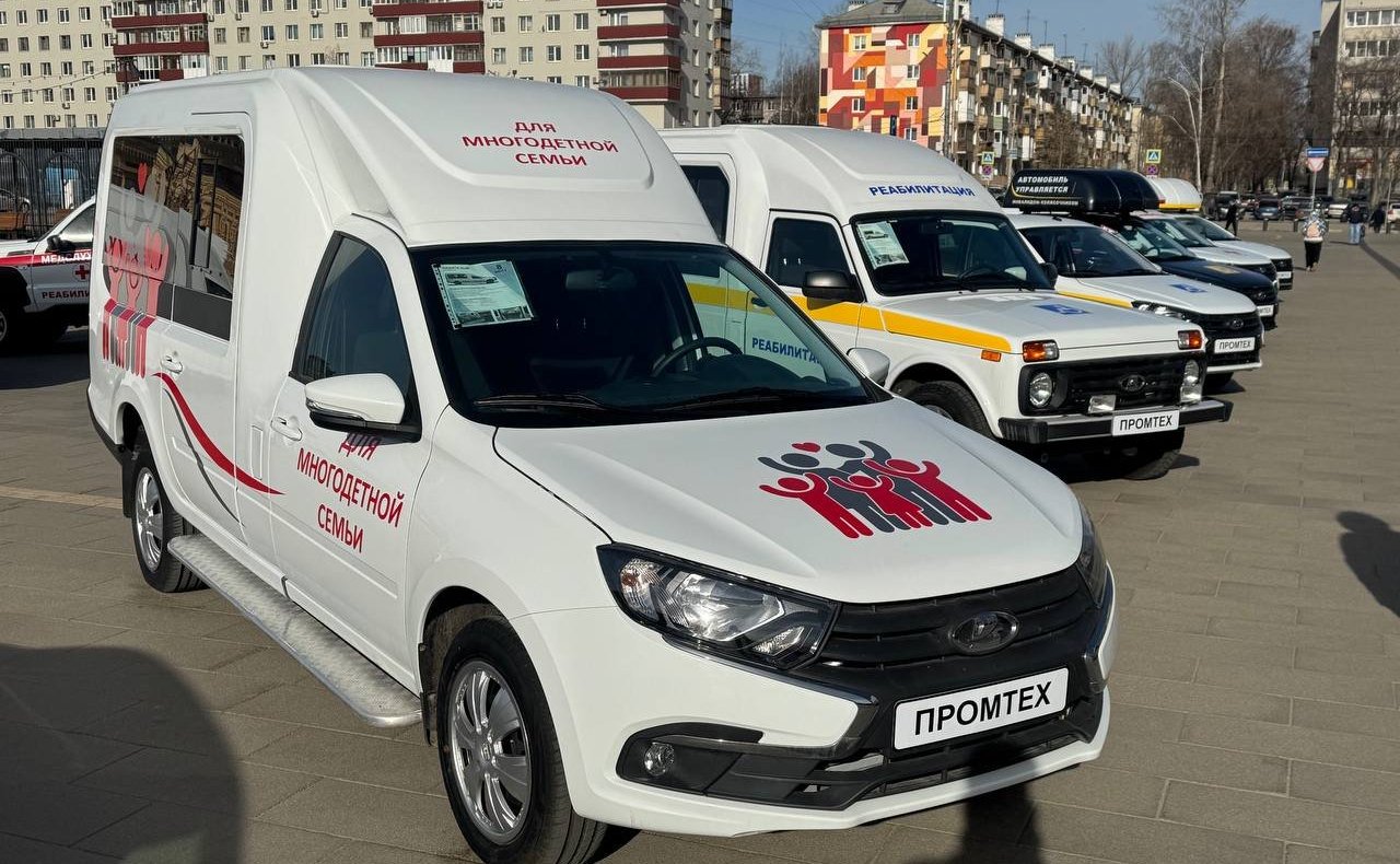 Александр Вайнберг передал автомобиль ветерану специальной военной операции