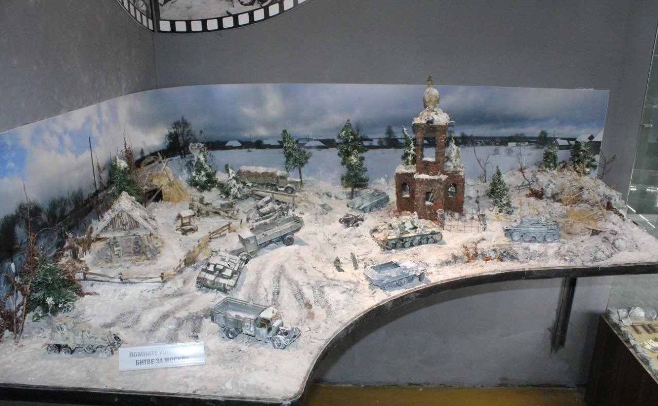 Юрий Валяев провел Урок патриотизма с юнармейцами и волонтерами