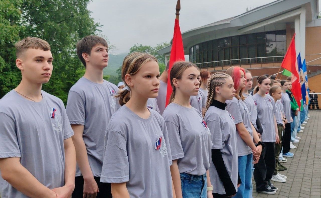 Александр Ролик совместно с Губернатором Приморья Олегом Кожемяко принял участие в торжественной церемонии открытия филиала Всероссийского детского центра «Океан» — Центра воспитательных технологий «Маяк»