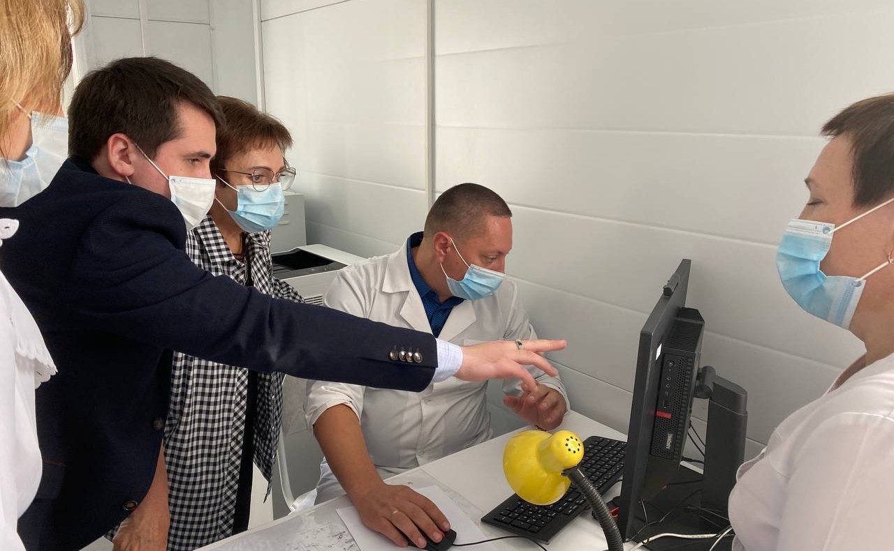 Елена Бибикова проинспектировала ФАПы Псковского района