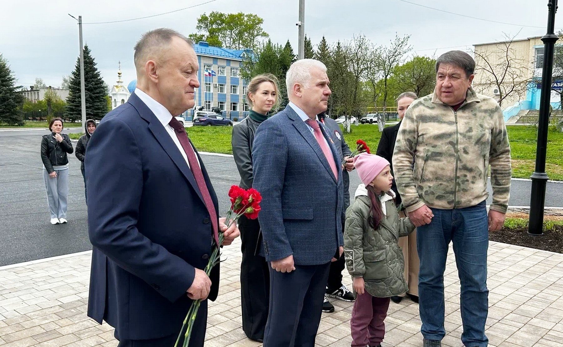 Сергей Мартынов посетил недавно открытый в республике мемориал труженикам тыла и детям войны